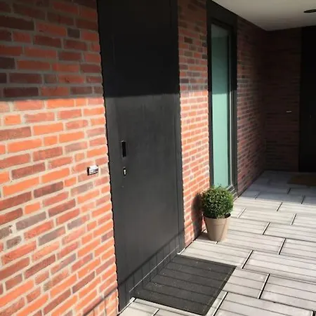 Hedendaags, Verzorgd Op Unieke Locatie Ostende